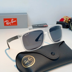 RayBan雷朋 2026新款百搭方框墨镜,通透磨砂白框视觉降温,夏日专属清爽感。高清偏光镜片,防晒护眼两不误,修饰各种 RayBan雷朋 2026新款百搭方框墨镜,通透磨砂白框视觉降温,夏日专属清爽感。高清偏光镜片,防晒护眼两不误,修饰各种