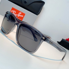 RayBan雷朋 2026新款百搭方框墨镜,通透磨砂白框视觉降温,夏日专属清爽感。高清偏光镜片,防晒护眼两不误,修饰各种 RayBan雷朋 2026新款百搭方框墨镜,通透磨砂白框视觉降温,夏日专属清爽感。高清偏光镜片,防晒护眼两不误,修饰各种