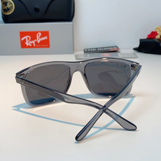 RayBan雷朋 2026新款百搭方框墨镜,通透磨砂白框视觉降温,夏日专属清爽感。高清偏光镜片,防晒护眼两不误,修饰各种 RayBan雷朋 2026新款百搭方框墨镜,通透磨砂白框视觉降温,夏日专属清爽感。高清偏光镜片,防晒护眼两不误,修饰各种