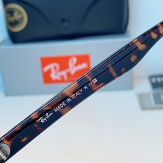 RayBan雷朋 2026新款百搭方框墨镜,通透磨砂白框视觉降温,夏日专属清爽感。高清偏光镜片,防晒护眼两不误,修饰各种 RayBan雷朋 2026新款百搭方框墨镜,通透磨砂白框视觉降温,夏日专属清爽感。高清偏光镜片,防晒护眼两不误,修饰各种