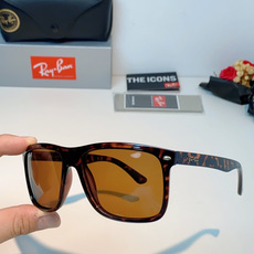RayBan雷朋 2026新款百搭方框墨镜,通透磨砂白框视觉降温,夏日专属清爽感。高清偏光镜片,防晒护眼两不误,修饰各种 RayBan雷朋 2026新款百搭方框墨镜,通透磨砂白框视觉降温,夏日专属清爽感。高清偏光镜片,防晒护眼两不误,修饰各种