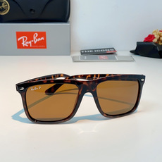 RayBan雷朋 2026新款百搭方框墨镜,通透磨砂白框视觉降温,夏日专属清爽感。高清偏光镜片,防晒护眼两不误,修饰各种 RayBan雷朋 2026新款百搭方框墨镜,通透磨砂白框视觉降温,夏日专属清爽感。高清偏光镜片,防晒护眼两不误,修饰各种