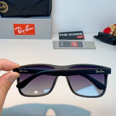 RayBan雷朋 2026新款百搭方框墨镜,通透磨砂白框视觉降温,夏日专属清爽感。高清偏光镜片,防晒护眼两不误,修饰各种 RayBan雷朋 2026新款百搭方框墨镜,通透磨砂白框视觉降温,夏日专属清爽感。高清偏光镜片,防晒护眼两不误,修饰各种