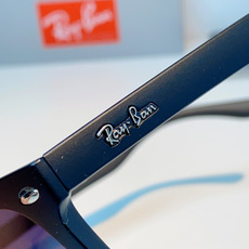 RayBan雷朋 2026新款百搭方框墨镜,通透磨砂白框视觉降温,夏日专属清爽感。高清偏光镜片,防晒护眼两不误,修饰各种 RayBan雷朋 2026新款百搭方框墨镜,通透磨砂白框视觉降温,夏日专属清爽感。高清偏光镜片,防晒护眼两不误,修饰各种