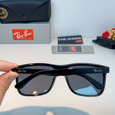 RayBan雷朋 2026新款百搭方框墨镜,通透磨砂白框视觉降温,夏日专属清爽感。高清偏光镜片,防晒护眼两不误,修饰各种 RayBan雷朋 2026新款百搭方框墨镜,通透磨砂白框视觉降温,夏日专属清爽感。高清偏光镜片,防晒护眼两不误,修饰各种