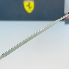 RayBan雷朋 Ferrari法拉利 跃马联名金属,鎏金细框自带高级质感,多边形框型巨显脸小 轻量镜架久戴无负担,可配 RayBan雷朋 Ferrari法拉利 跃马联名金属,鎏金细框自带高级质感,多边形框型巨显脸小 轻量镜架久戴无负担,可配