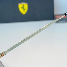 RayBan雷朋 Ferrari法拉利 跃马联名金属,鎏金细框自带高级质感,多边形框型巨显脸小 轻量镜架久戴无负担,可配 RayBan雷朋 Ferrari法拉利 跃马联名金属,鎏金细框自带高级质感,多边形框型巨显脸小 轻量镜架久戴无负担,可配