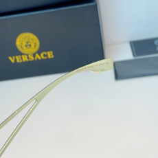 ▫️VERSACE范思哲 2026美杜莎盾形一体墨镜,整片无切割盾形镜片,先锋机能酷感拉满 侧边立体美杜莎金标,奢华吸睛 ▫️VERSACE范思哲 2026美杜莎盾形一体墨镜,整片无切割盾形镜片,先锋机能酷感拉满 侧边立体美杜莎金标,奢华吸睛