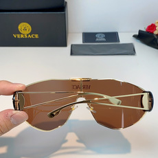 ▫️VERSACE范思哲 2026美杜莎盾形一体墨镜,整片无切割盾形镜片,先锋机能酷感拉满 侧边立体美杜莎金标,奢华吸睛 ▫️VERSACE范思哲 2026美杜莎盾形一体墨镜,整片无切割盾形镜片,先锋机能酷感拉满 侧边立体美杜莎金标,奢华吸睛