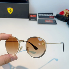 RayBan雷朋 Ferrari联名复古圆框太阳镜,把超跑的利落格调戴在脸上。哑光细金属镜架纤细轻盈,久戴无压鼻负担,经 RayBan雷朋 Ferrari联名复古圆框太阳镜,把超跑的利落格调戴在脸上。哑光细金属镜架纤细轻盈,久戴无压鼻负担,经