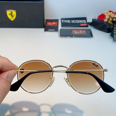 RayBan雷朋 Ferrari联名复古圆框太阳镜,把超跑的利落格调戴在脸上。哑光细金属镜架纤细轻盈,久戴无压鼻负担,经 RayBan雷朋 Ferrari联名复古圆框太阳镜,把超跑的利落格调戴在脸上。哑光细金属镜架纤细轻盈,久戴无压鼻负担,经