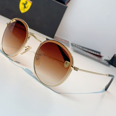 RayBan雷朋 Ferrari联名复古圆框太阳镜,把超跑的利落格调戴在脸上。哑光细金属镜架纤细轻盈,久戴无压鼻负担,经 RayBan雷朋 Ferrari联名复古圆框太阳镜,把超跑的利落格调戴在脸上。哑光细金属镜架纤细轻盈,久戴无压鼻负担,经