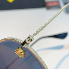 RayBan雷朋 Ferrari联名复古圆框太阳镜,把超跑的利落格调戴在脸上。哑光细金属镜架纤细轻盈,久戴无压鼻负担,经 RayBan雷朋 Ferrari联名复古圆框太阳镜,把超跑的利落格调戴在脸上。哑光细金属镜架纤细轻盈,久戴无压鼻负担,经
