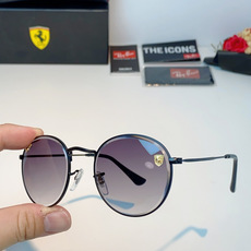 RayBan雷朋 Ferrari联名复古圆框太阳镜,把超跑的利落格调戴在脸上。哑光细金属镜架纤细轻盈,久戴无压鼻负担,经 RayBan雷朋 Ferrari联名复古圆框太阳镜,把超跑的利落格调戴在脸上。哑光细金属镜架纤细轻盈,久戴无压鼻负担,经