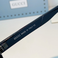 Gucci古奇 2026新款经典方框墨镜|低调奢感日常刚需,醋酸纤维方框利落大气,镜腿刻印细腻GUCCI标识,简约不浮夸 Gucci古奇 2026新款经典方框墨镜|低调奢感日常刚需,醋酸纤维方框利落大气,镜腿刻印细腻GUCCI标识,简约不浮夸