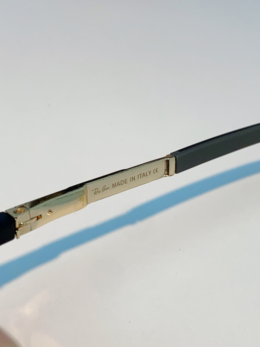 RayBan雷朋 2026新款被问爆的日常万能墨镜✨雷朋这款黑方框真的闭眼入！经典永不过时的方正镜框，镜框搭配浅渐变镜片