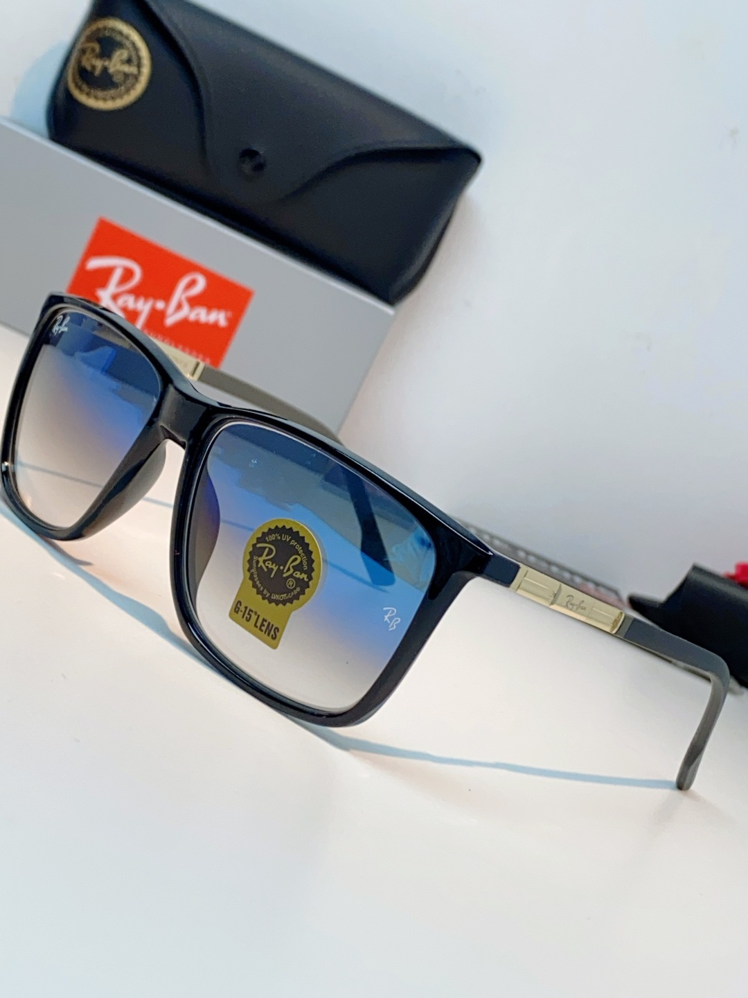 RayBan雷朋 2026新款被问爆的日常万能墨镜✨雷朋这款黑方框真的闭眼入！经典永不过时的方正镜框，镜框搭配浅渐变镜片
