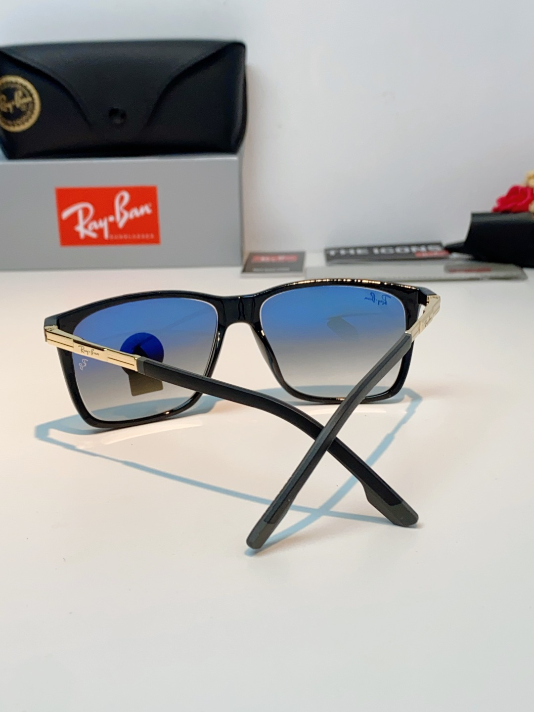 RayBan雷朋 2026新款被问爆的日常万能墨镜✨雷朋这款黑方框真的闭眼入！经典永不过时的方正镜框，镜框搭配浅渐变镜片