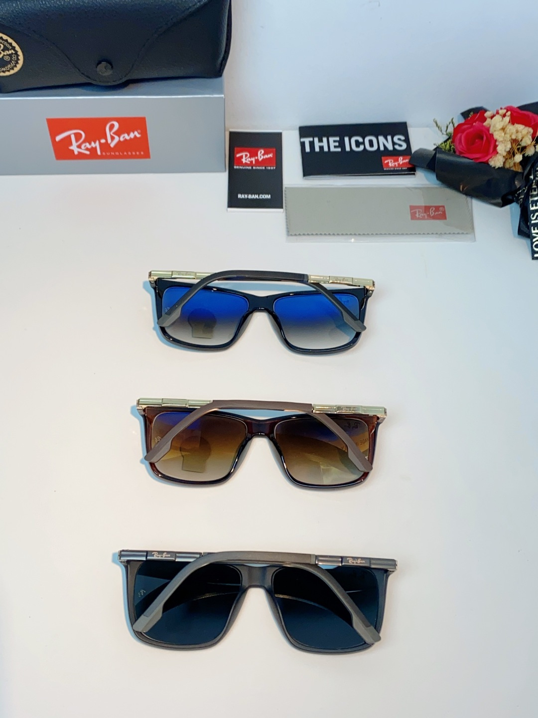RayBan雷朋 2026新款被问爆的日常万能墨镜✨雷朋这款黑方框真的闭眼入!经典永不过时的方正镜框,镜框搭配浅渐变镜片 RayBan雷朋 2026新款被问爆的日常万能墨镜✨雷朋这款黑方框真的闭眼入!经典永不过时的方正镜框,镜框搭配浅渐变镜片