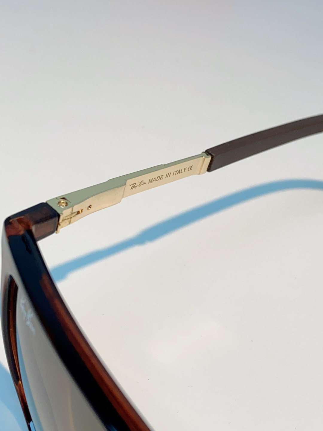 RayBan雷朋 2026新款被问爆的日常万能墨镜✨雷朋这款黑方框真的闭眼入!经典永不过时的方正镜框,镜框搭配浅渐变镜片 RayBan雷朋 2026新款被问爆的日常万能墨镜✨雷朋这款黑方框真的闭眼入!经典永不过时的方正镜框,镜框搭配浅渐变镜片