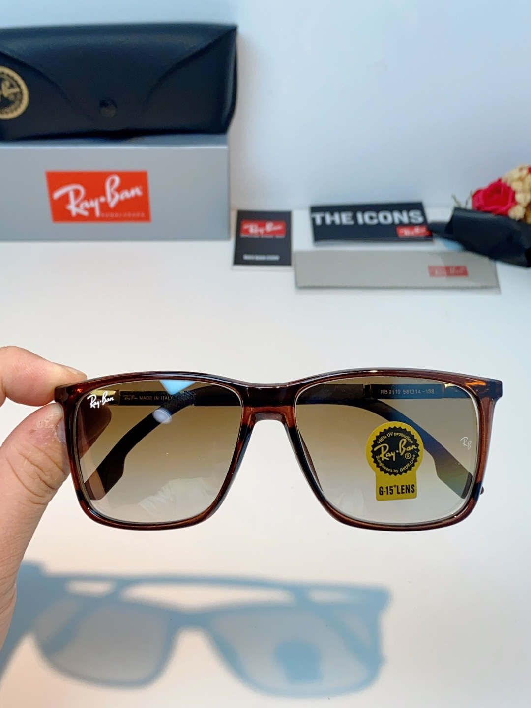 RayBan雷朋 2026新款被问爆的日常万能墨镜✨雷朋这款黑方框真的闭眼入!经典永不过时的方正镜框,镜框搭配浅渐变镜片 RayBan雷朋 2026新款被问爆的日常万能墨镜✨雷朋这款黑方框真的闭眼入!经典永不过时的方正镜框,镜框搭配浅渐变镜片
