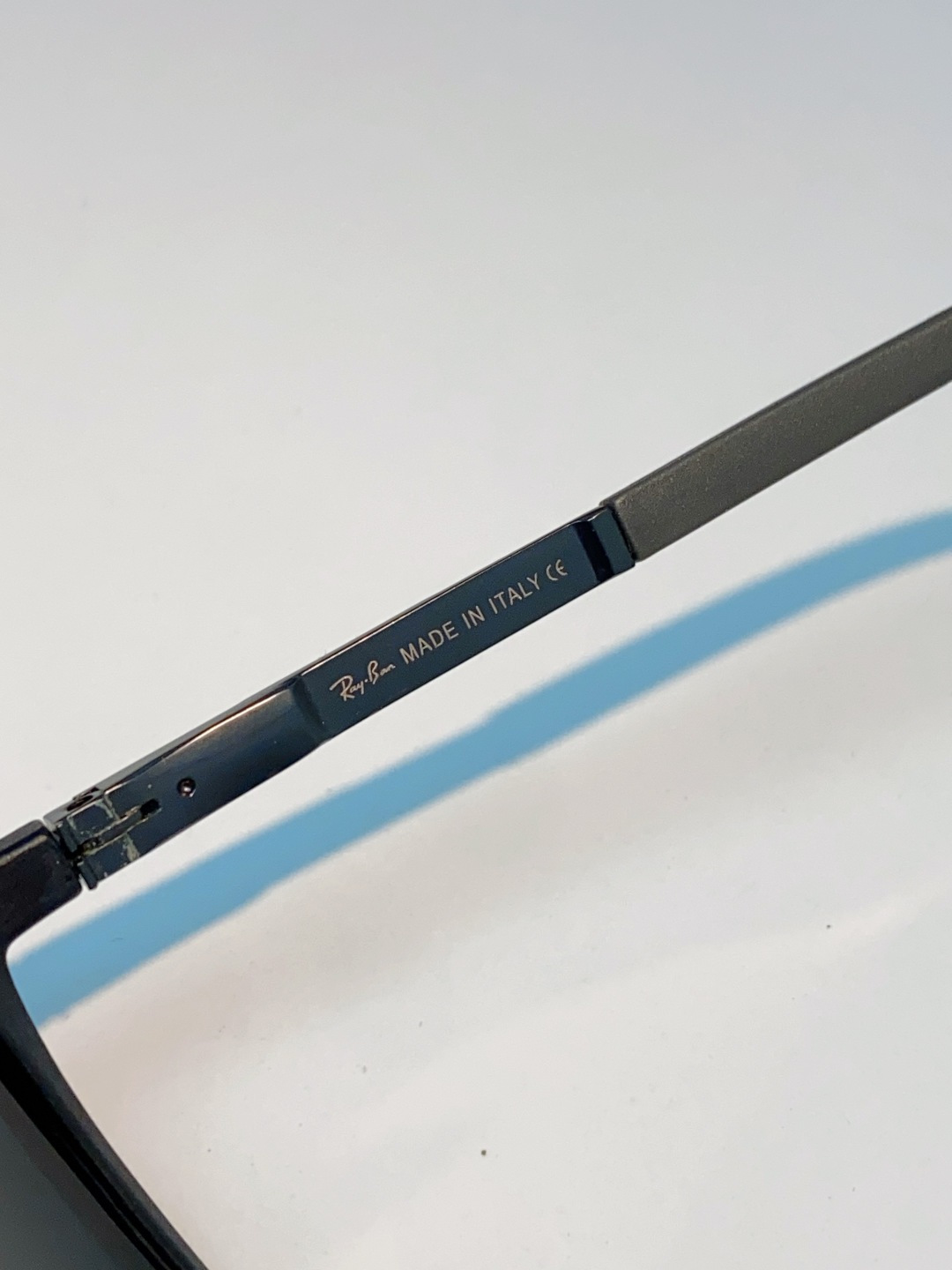 RayBan雷朋 2026新款被问爆的日常万能墨镜✨雷朋这款黑方框真的闭眼入!经典永不过时的方正镜框,镜框搭配浅渐变镜片 RayBan雷朋 2026新款被问爆的日常万能墨镜✨雷朋这款黑方框真的闭眼入!经典永不过时的方正镜框,镜框搭配浅渐变镜片