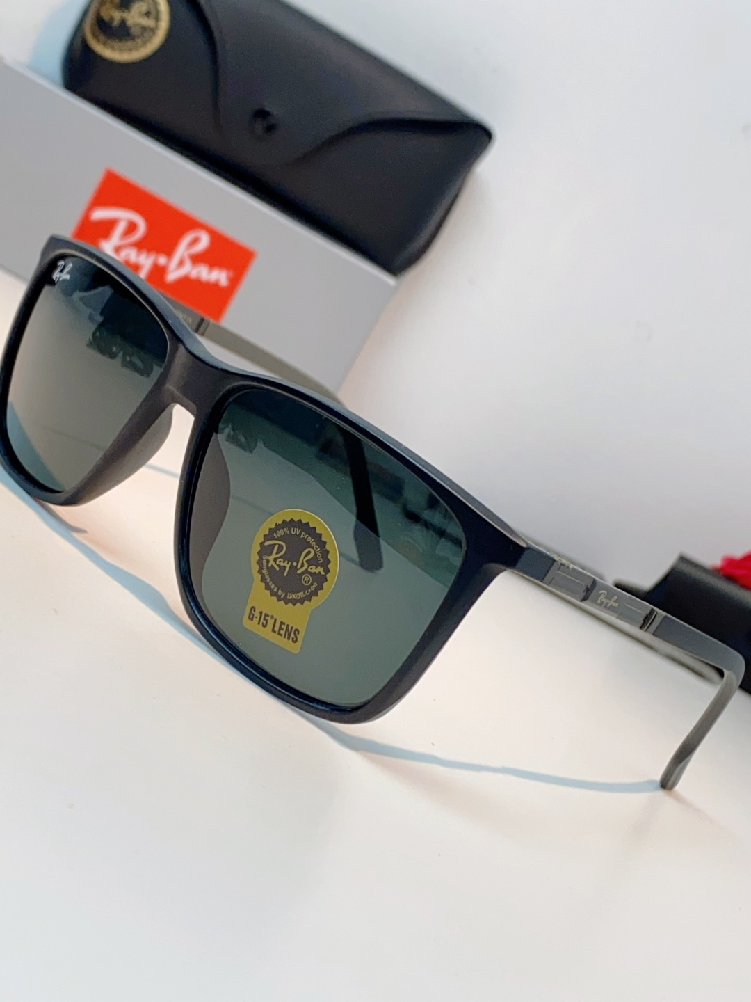 RayBan雷朋 2026新款被问爆的日常万能墨镜✨雷朋这款黑方框真的闭眼入!经典永不过时的方正镜框,镜框搭配浅渐变镜片 RayBan雷朋 2026新款被问爆的日常万能墨镜✨雷朋这款黑方框真的闭眼入!经典永不过时的方正镜框,镜框搭配浅渐变镜片