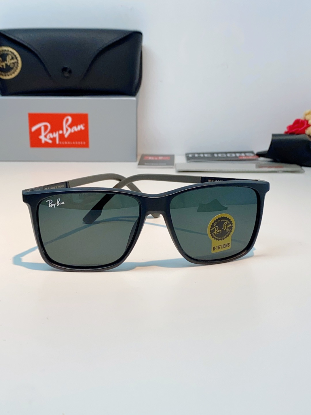 RayBan雷朋 2026新款被问爆的日常万能墨镜✨雷朋这款黑方框真的闭眼入!经典永不过时的方正镜框,镜框搭配浅渐变镜片 RayBan雷朋 2026新款被问爆的日常万能墨镜✨雷朋这款黑方框真的闭眼入!经典永不过时的方正镜框,镜框搭配浅渐变镜片