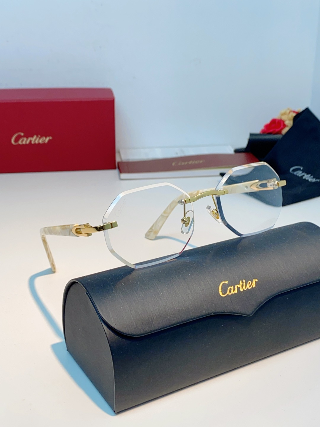 Cartier卡地亚 2026新款自带贵气滤镜，利落八角切割镜片，无框设计高级感拉满 低调奢华，不张扬的豪门氛围感 上脸