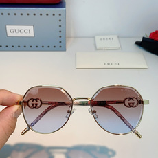 Gucci古奇 2026被问爆的八角墨镜🕶️ 高级感八角金属镜框,不挑脸型! 巧妙修饰颧骨方圆脸直接闭眼冲✨ 镜腿标志性 Gucci古奇 2026被问爆的八角墨镜🕶️ 高级感八角金属镜框,不挑脸型! 巧妙修饰颧骨方圆脸直接闭眼冲✨ 镜腿标志性