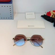 Gucci古奇 2026被问爆的八角墨镜🕶️ 高级感八角金属镜框,不挑脸型! 巧妙修饰颧骨方圆脸直接闭眼冲✨ 镜腿标志性 Gucci古奇 2026被问爆的八角墨镜🕶️ 高级感八角金属镜框,不挑脸型! 巧妙修饰颧骨方圆脸直接闭眼冲✨ 镜腿标志性