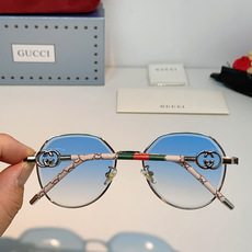 Gucci古奇 2026被问爆的八角墨镜🕶️ 高级感八角金属镜框,不挑脸型! 巧妙修饰颧骨方圆脸直接闭眼冲✨ 镜腿标志性 Gucci古奇 2026被问爆的八角墨镜🕶️ 高级感八角金属镜框,不挑脸型! 巧妙修饰颧骨方圆脸直接闭眼冲✨ 镜腿标志性