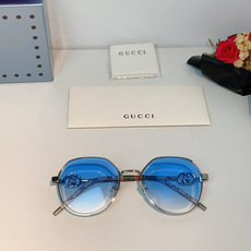 Gucci古奇 2026被问爆的八角墨镜🕶️ 高级感八角金属镜框,不挑脸型! 巧妙修饰颧骨方圆脸直接闭眼冲✨ 镜腿标志性 Gucci古奇 2026被问爆的八角墨镜🕶️ 高级感八角金属镜框,不挑脸型! 巧妙修饰颧骨方圆脸直接闭眼冲✨ 镜腿标志性