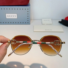 Gucci古奇 2026被问爆的八角墨镜🕶️ 高级感八角金属镜框,不挑脸型! 巧妙修饰颧骨方圆脸直接闭眼冲✨ 镜腿标志性 Gucci古奇 2026被问爆的八角墨镜🕶️ 高级感八角金属镜框,不挑脸型! 巧妙修饰颧骨方圆脸直接闭眼冲✨ 镜腿标志性