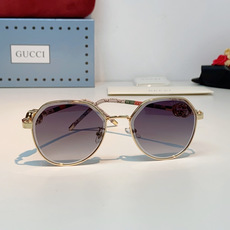 Gucci古奇 2026被问爆的八角墨镜🕶️ 高级感八角金属镜框,不挑脸型! 巧妙修饰颧骨方圆脸直接闭眼冲✨ 镜腿标志性 Gucci古奇 2026被问爆的八角墨镜🕶️ 高级感八角金属镜框,不挑脸型! 巧妙修饰颧骨方圆脸直接闭眼冲✨ 镜腿标志性