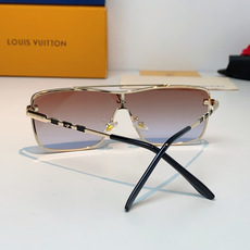 LOUISVUITTON路易威登 LV一体式飞行员大框墨镜|酷感气场担当🕶整片式连体镜片设计,视野开阔大气,巨显脸小 LOUISVUITTON路易威登 LV一体式飞行员大框墨镜|酷感气场担当🕶整片式连体镜片设计,视野开阔大气,巨显脸小