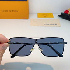LOUISVUITTON路易威登 LV一体式飞行员大框墨镜|酷感气场担当🕶整片式连体镜片设计,视野开阔大气,巨显脸小 LOUISVUITTON路易威登 LV一体式飞行员大框墨镜|酷感气场担当🕶整片式连体镜片设计,视野开阔大气,巨显脸小