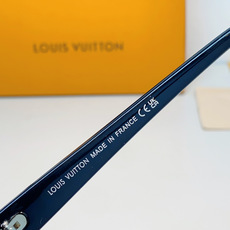 Louis Vuitton路易威登 2026新款LV黑金方框墨镜|复古显贵通勤神镜✨经典大方框版型,利落修饰颧骨与方圆脸 Louis Vuitton路易威登 2026新款LV黑金方框墨镜|复古显贵通勤神镜✨经典大方框版型,利落修饰颧骨与方圆脸