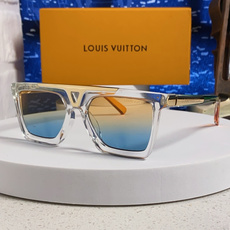 LouisVuitton路易威登 新款韩版个性宽边粗框太阳眼镜男女潮人墨镜朋克风方形大框蹦迪眼镜 LouisVuitton路易威登 新款韩版个性宽边粗框太阳眼镜男女潮人墨镜朋克风方形大框蹦迪眼镜