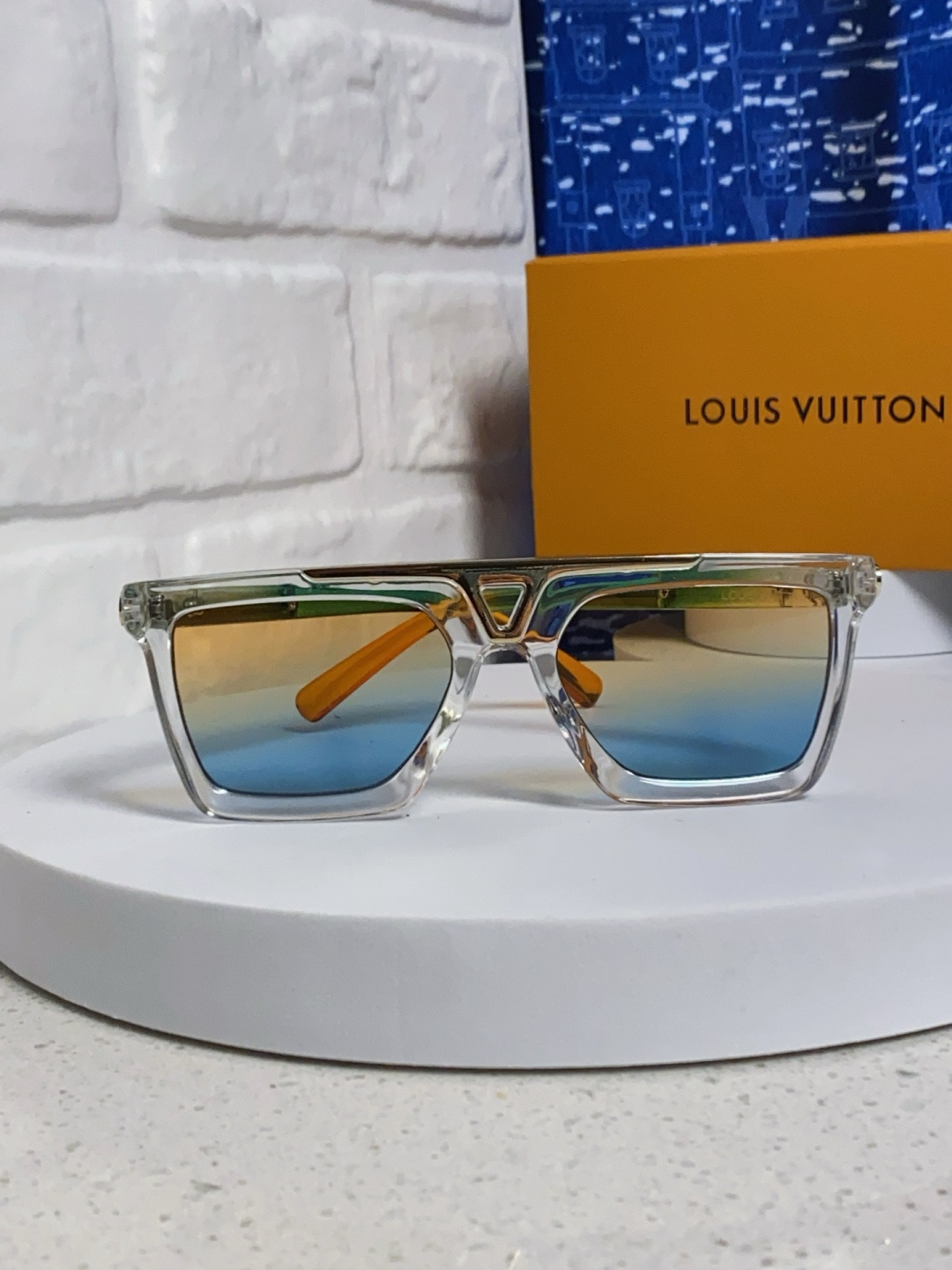 LouisVuitton路易威登 新款韩版个性宽边粗框太阳眼镜男女潮人墨镜朋克风方形大框蹦迪眼镜