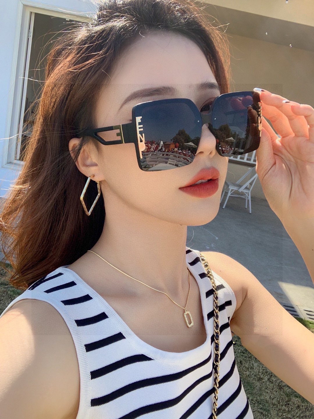 Fendi芬迪  新款🕶时尚高雅墨镜女士 太阳镜🥳打造沉稳架势，经典的版型与全新的创意相结👍不经意间放射出超卓非凡的奢华