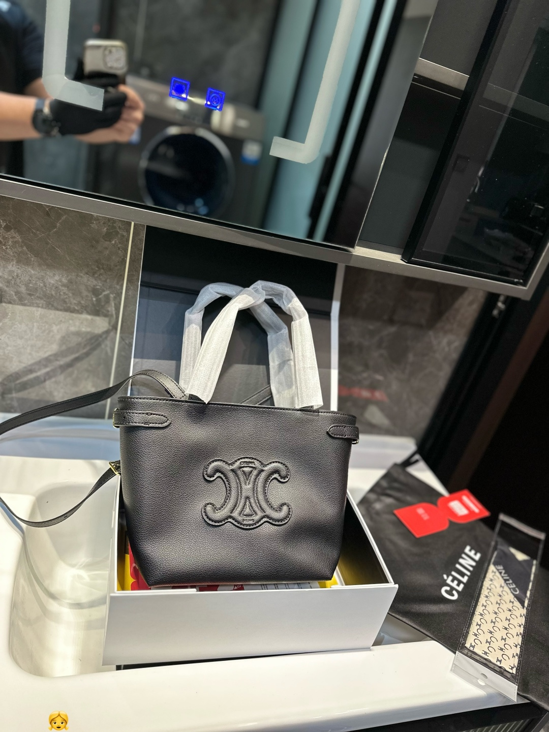 ❤️💰350❤️
赛琳celine托特包
独特设计 时尚又经典
超级百搭
上身又A又飒
尺寸: 21 20