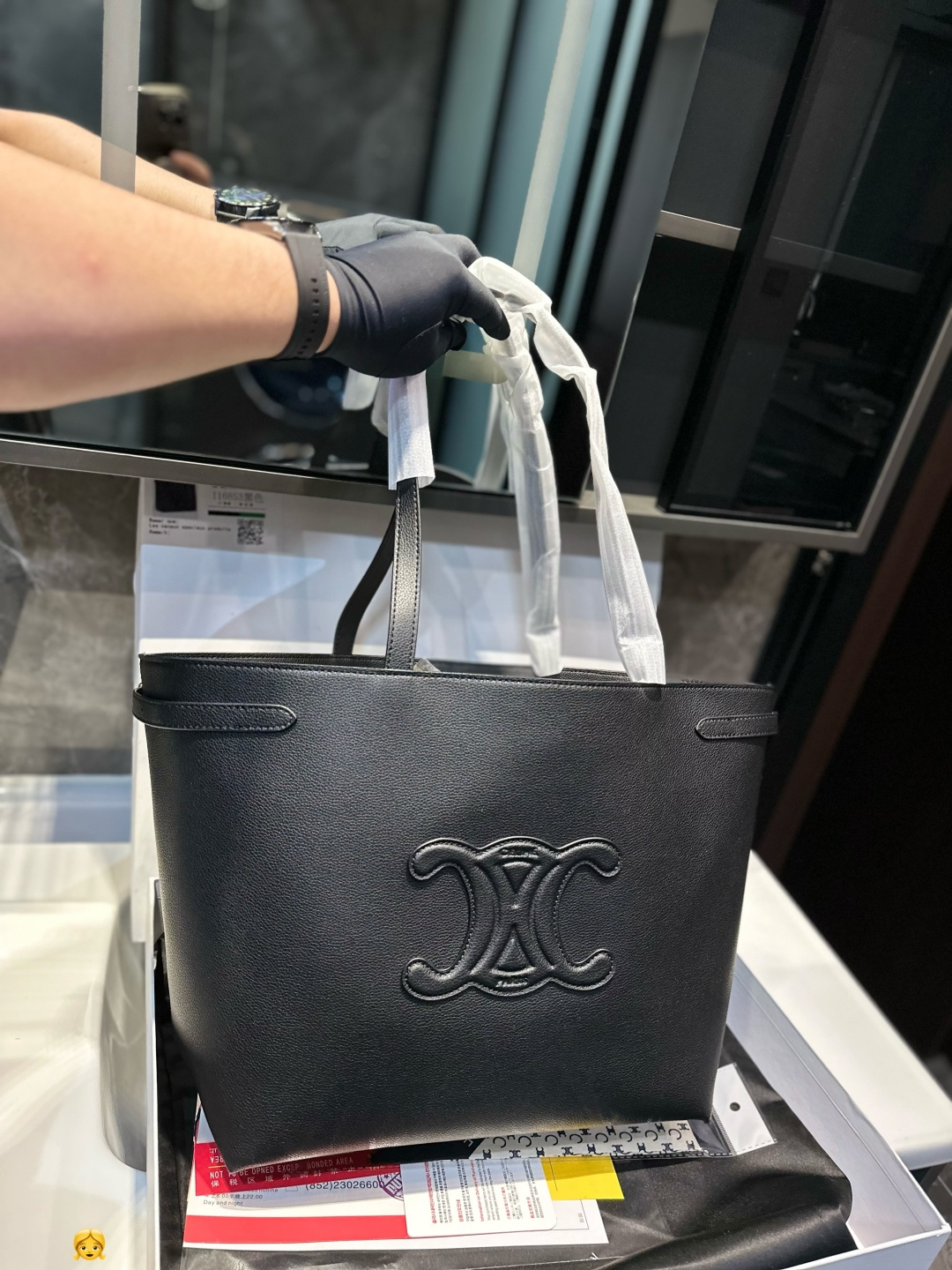 ❤️💰360❤️
赛琳celine托特包
独特设计 时尚又经典
超级百搭
上身又A又飒
尺寸: 33 30