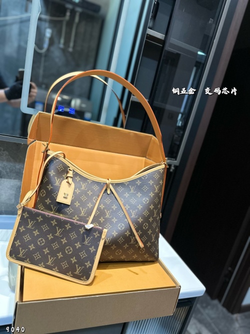 Louis Vuitton Carryall: Stylish and Functional Tote Bag for Everyday Use 1 Louis Vuitton Carryall: Stylish and Functional Tote Bag for Everyday Use