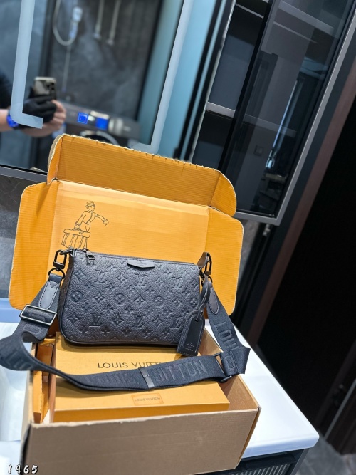 Louis Vuitton s-Cape Messenger Bag - Black Leather, Classic Design(28*8*17cm) 1 Louis Vuitton s-Cape Messenger Bag - Black Leather, Classic Design(28*8*17cm)