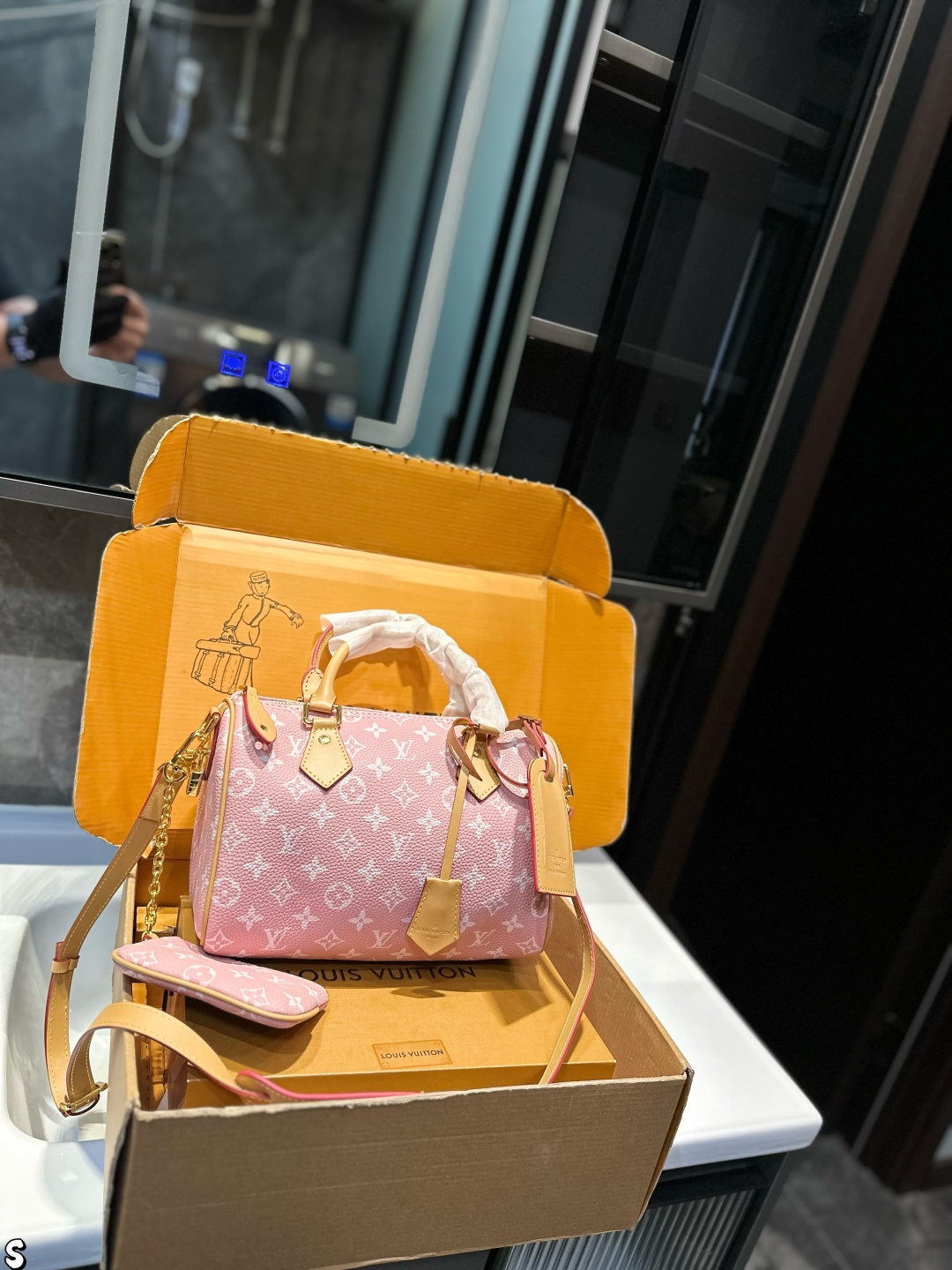 Louis Vuitton Speedy Bandoulière 25 Monogram Leather Handbag - Pink