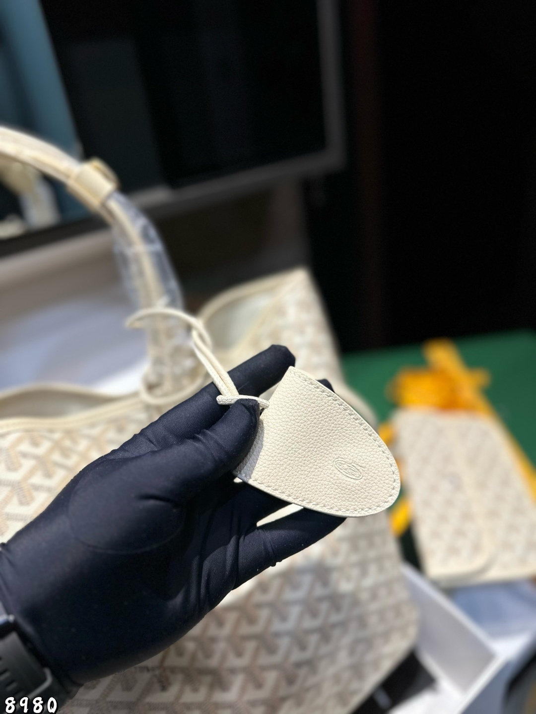 ❤️ (礼盒包装)❤️ 戈雅购物袋🛍️ 属于这个季节的购物袋 从头到尾全部都是客订哦! Goyard 小托特 实物真的很有质感, 四季绝配!size: