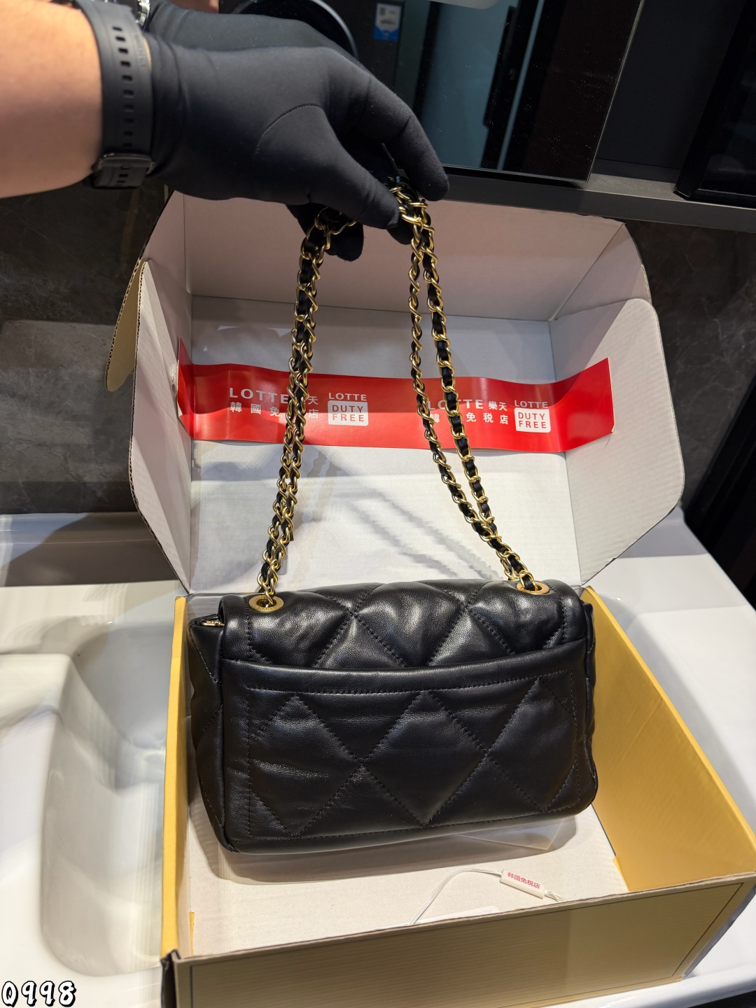 ❤️P260❤️
𝘝𝘪𝘯𝘵𝘢𝘨𝘦 Chanel链条包 
慵懒随性又好背
上身满满的惊喜
高级慵懒又随性
彻底心动的一只
size：25.15cm