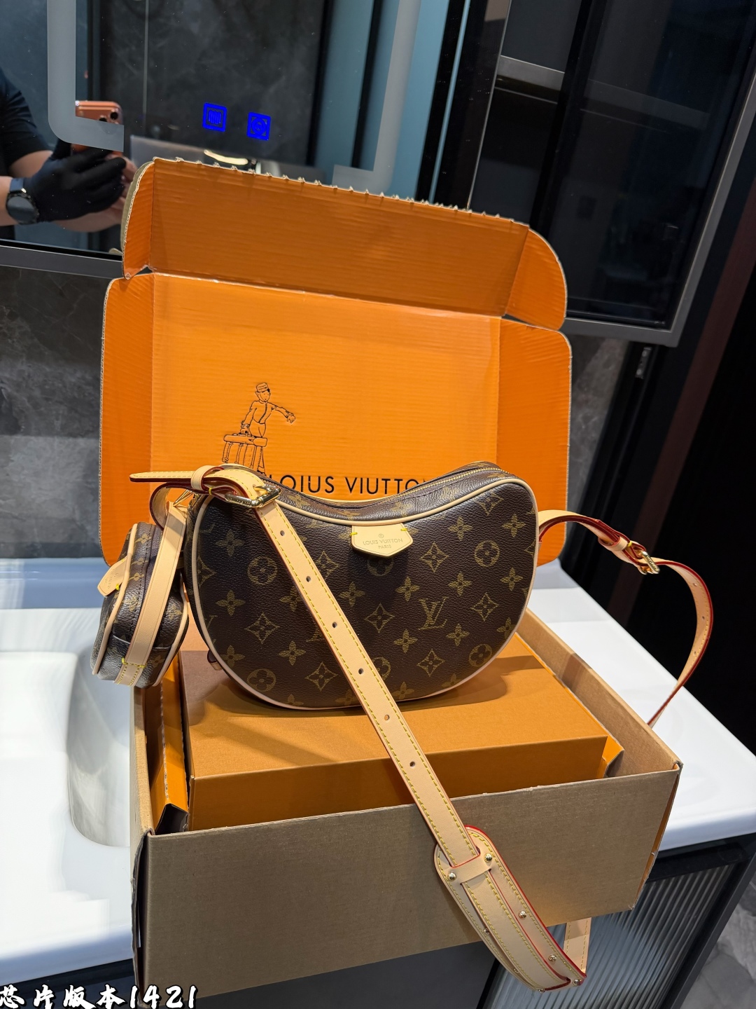 ❤️p185（礼盒包装）❤️
可盐可甜的天花板一_LV 豌豆二合一
LV豌豆包的名字叫Loop，意思是“环形”，但因为长得实在太像豌豆了，所以大家便不约而同把它称为“豌豆尺寸：25 14 