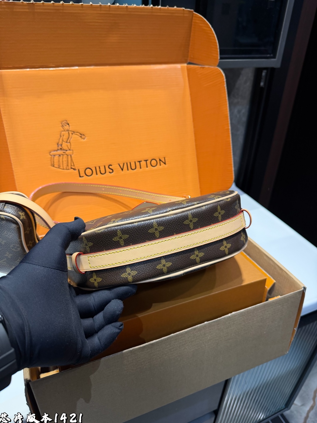 ❤️p185（礼盒包装）❤️
可盐可甜的天花板一_LV 豌豆二合一
LV豌豆包的名字叫Loop，意思是“环形”，但因为长得实在太像豌豆了，所以大家便不约而同把它称为“豌豆尺寸：25 14 